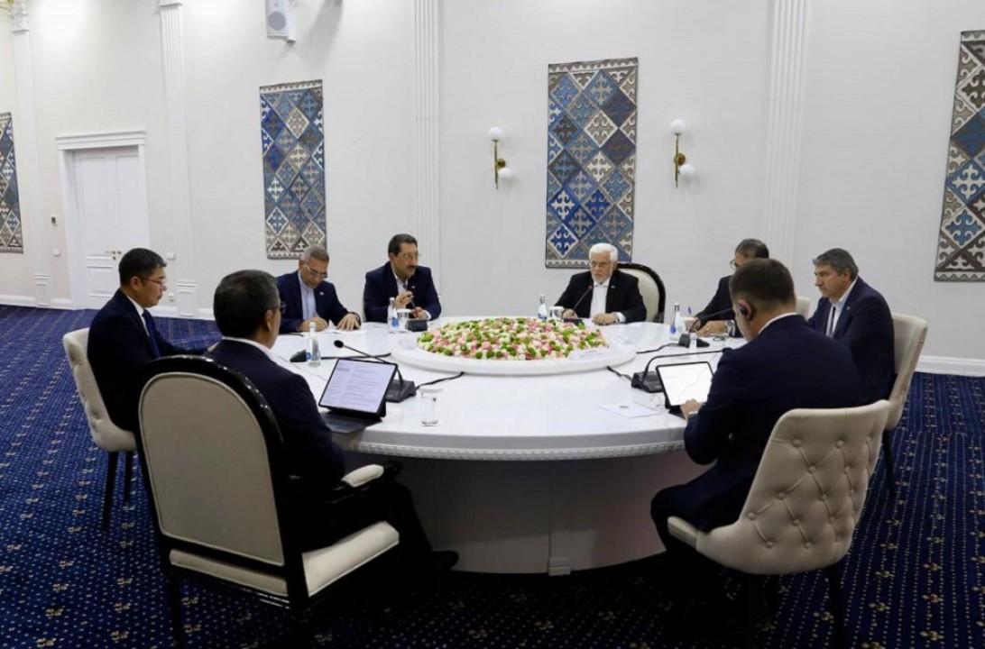 دیدار معاون اول رئیس جمهور و وزیر صمت با رئیس جمهور قرقیزستان دیدار معاون اول رئیس جمهور و وزیر صمت با رئیس جمهور قرقیزستان